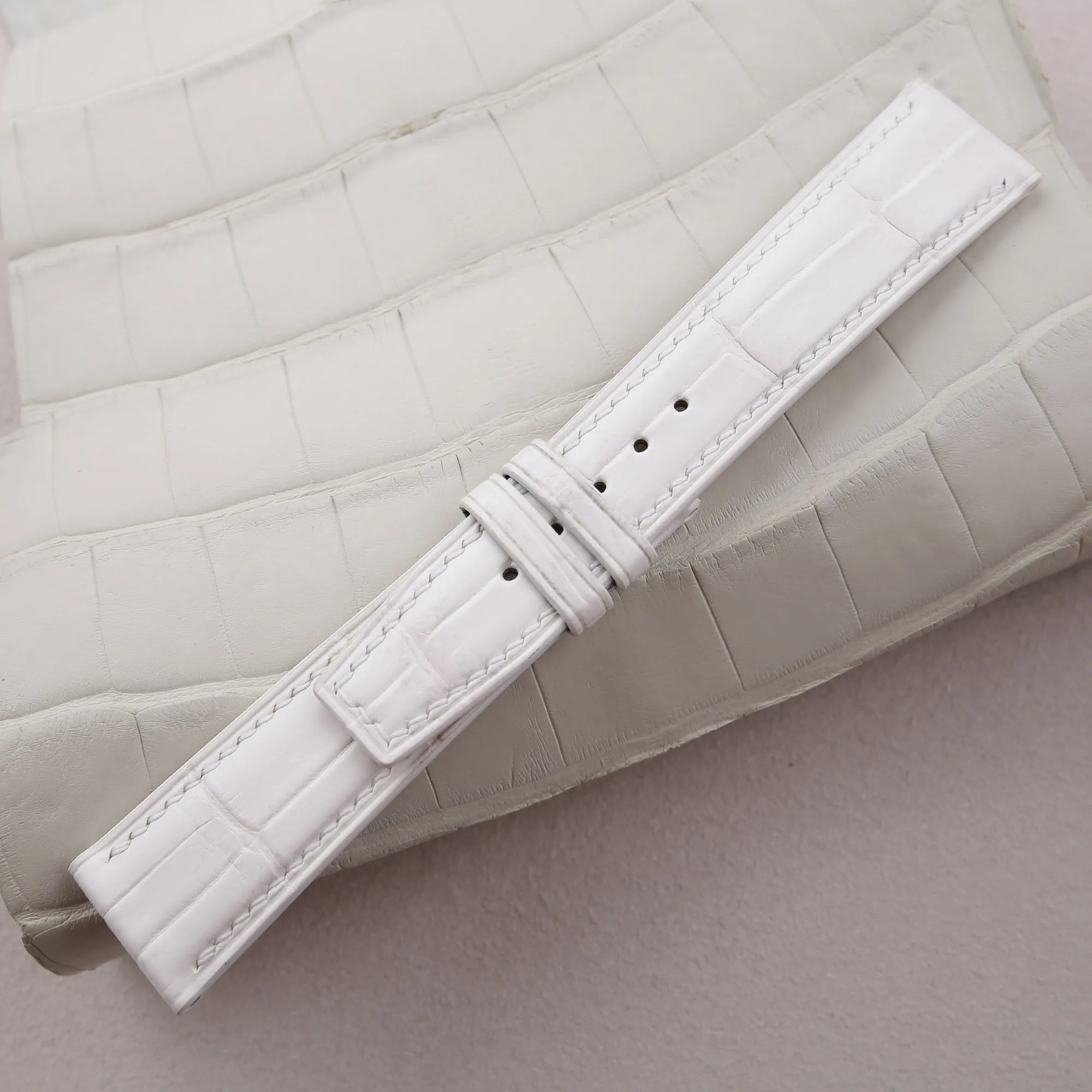 White Alligator Leather Watch Strap (Pilot Tip Shape)