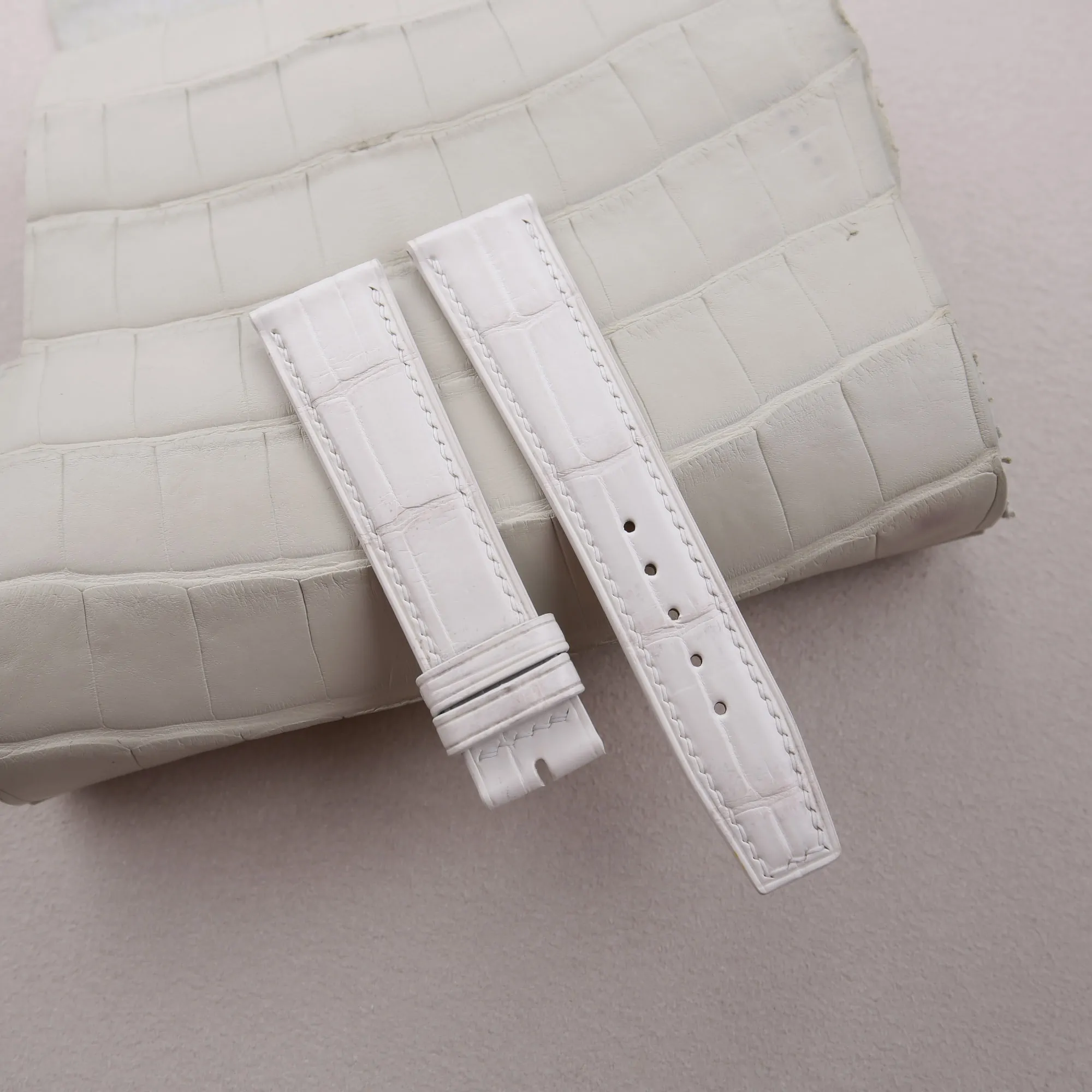 White Alligator Leather Watch Strap (Pilot Tip Shape)
